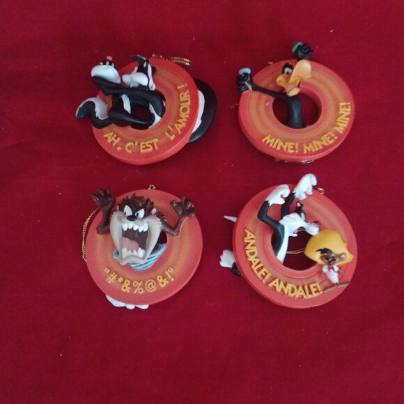 Lot Of 4 Bradford Exchange Editions Warner Bros Looney Tunes Christmas Ornaments - Picture 2 of 11
